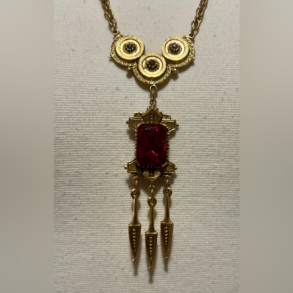 Gold toned Statement Necklace || Costume Jewelry - Picture 4 of 5